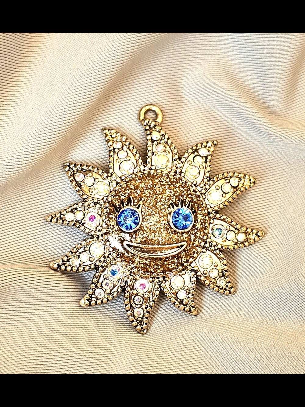 RARE Highly Collectible Betsey Johnson 2012 Sunburst Pendant Crystal Rhinestone
